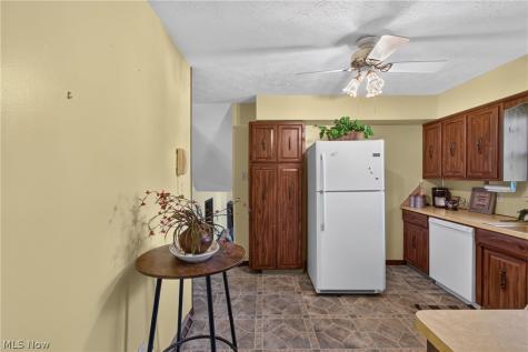 7447 Jimmie Street SW Massillon OH 44646