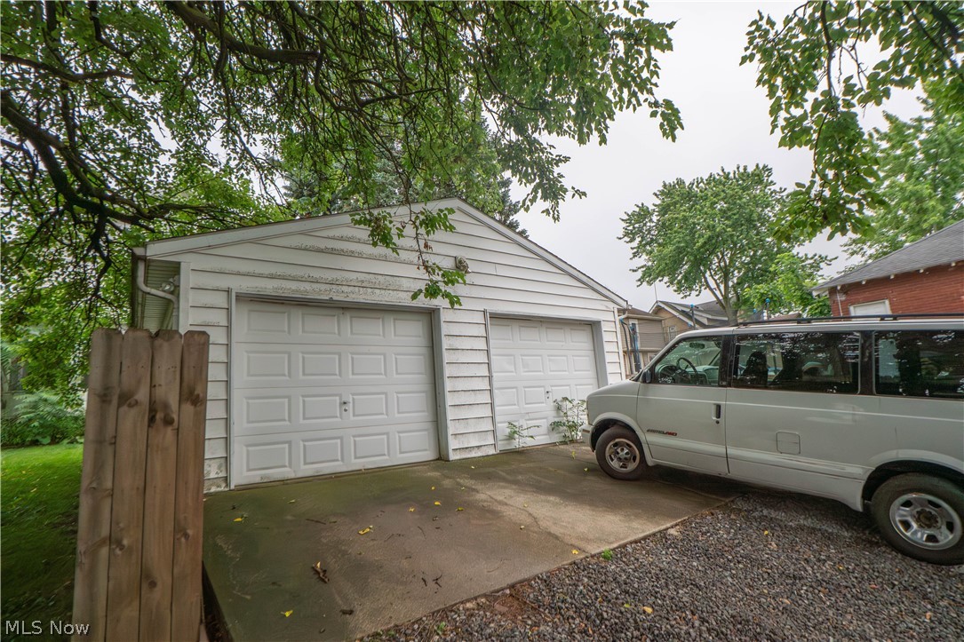 815 Broad Avenue NW Canton OH 44708