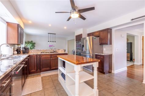 18510 Heritage Trail Strongsville OH 44136