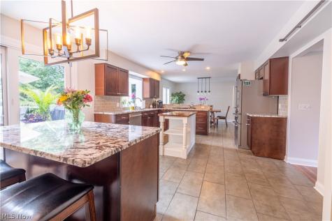 18510 Heritage Trail Strongsville OH 44136