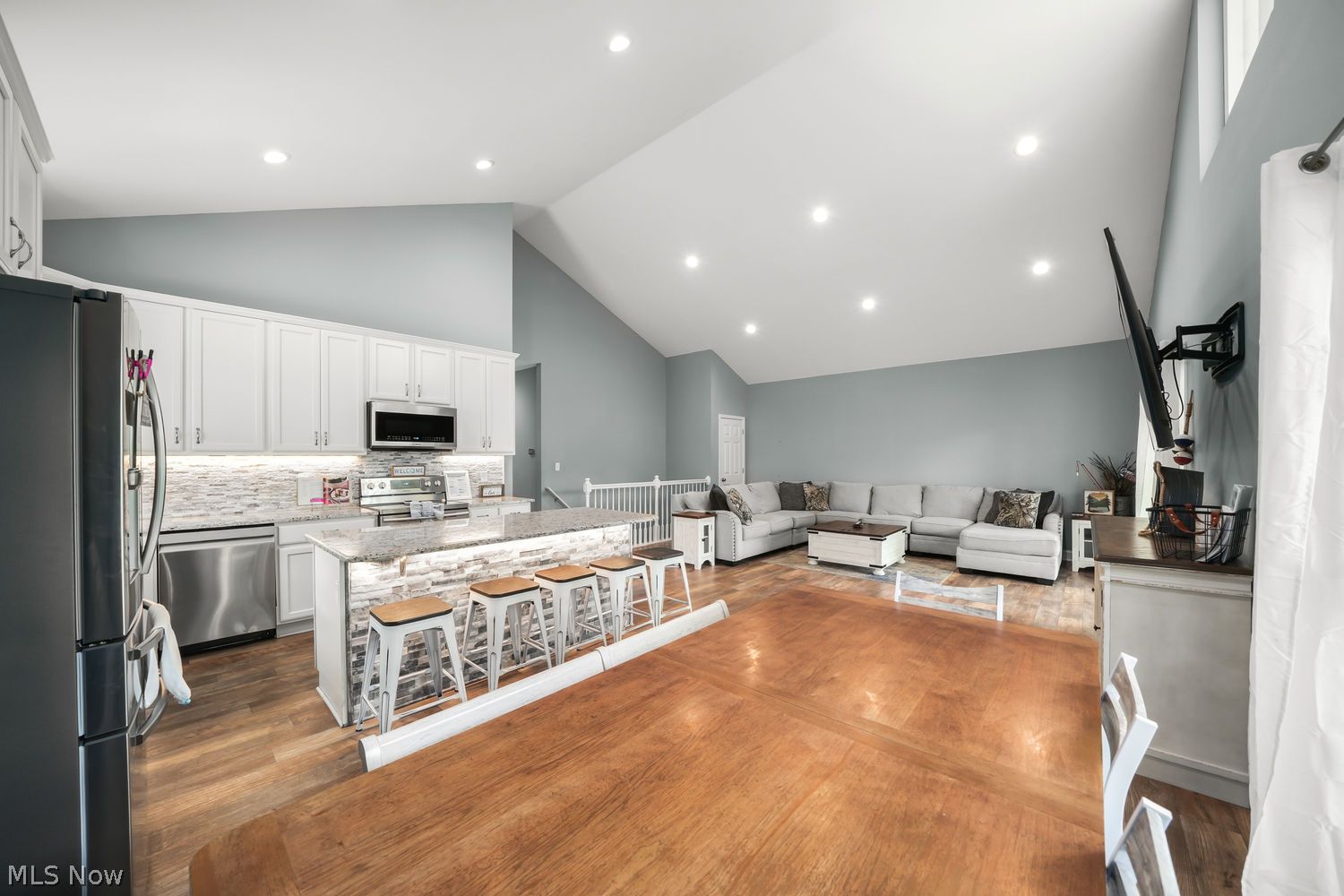 81 Lakeview Street Lake Milton OH 44429