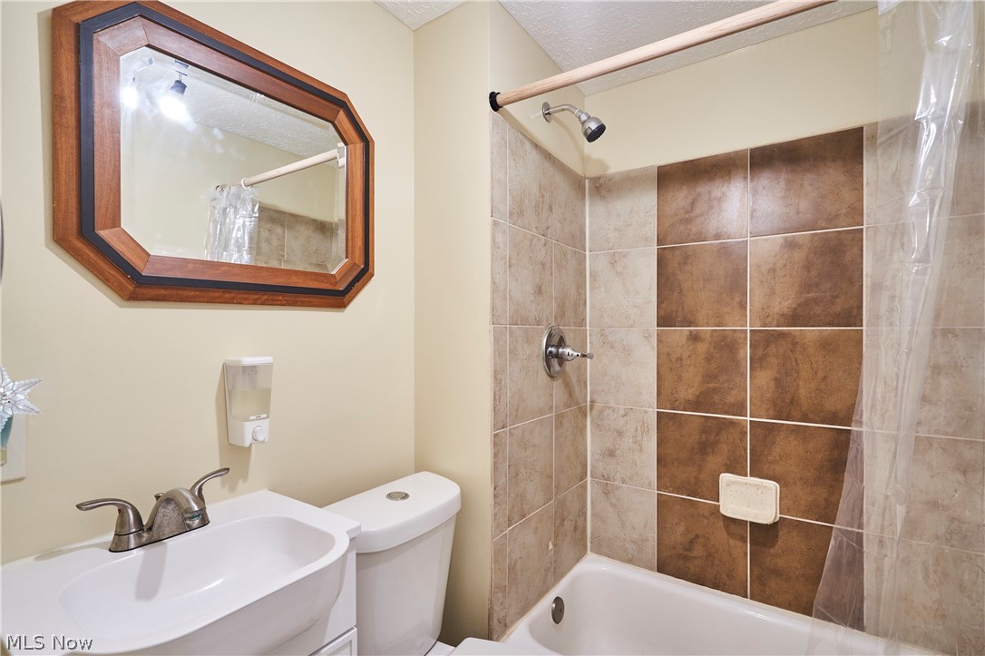 3218 Marvin Avenue Cleveland OH 44109