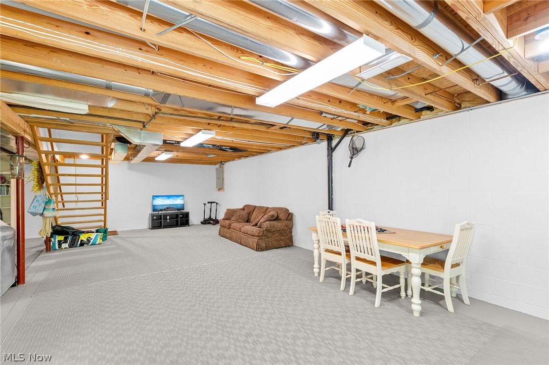 1190 Lincoln Street SW Sherrodsville OH 44675