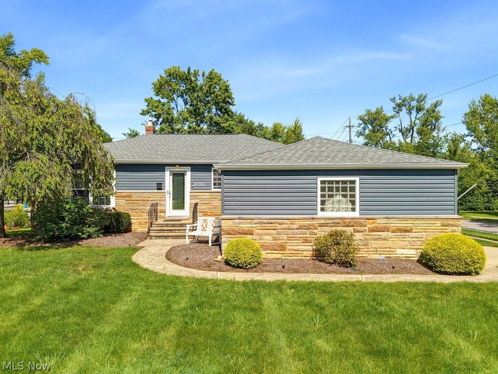 5175 Thornbury Road Lyndhurst OH 44124