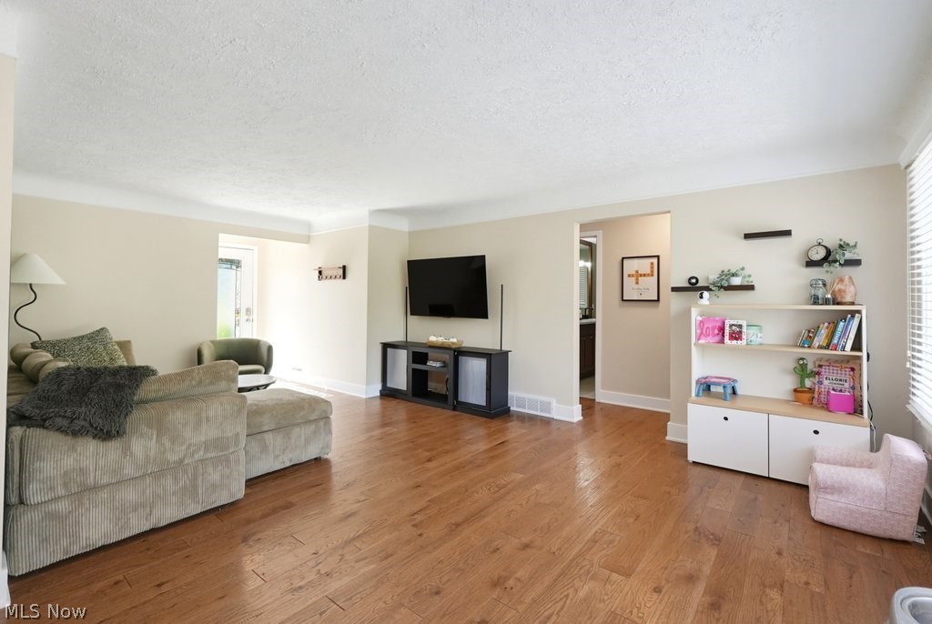 5175 Thornbury Road Lyndhurst OH 44124