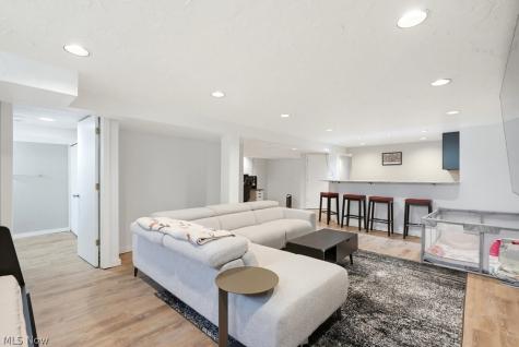 5175 Thornbury Boulevard Lyndhurst OH 44124