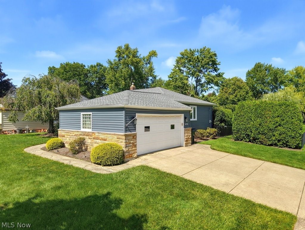 5175 Thornbury Road Lyndhurst OH 44124