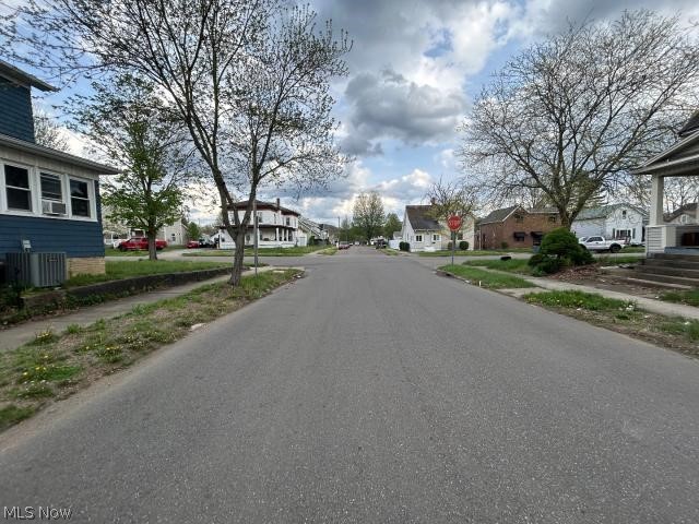152 North Avenue NE New Philadelphia OH 44663