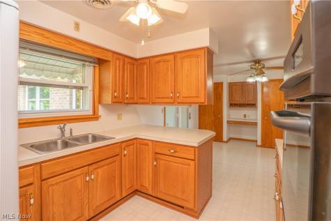 6501 Ravenna Avenue Louisville OH 44641