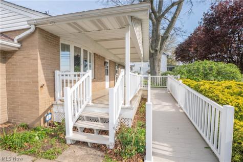 6501 Ravenna Avenue Louisville OH 44641