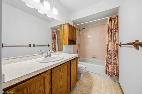 7700 Snowberry Court Mentor OH 44060