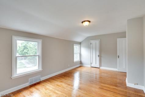 14702 Caldwell Avenue Cleveland OH 44111