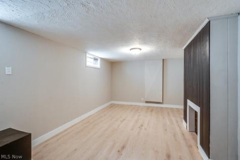 14702 Caldwell Avenue Cleveland OH 44111