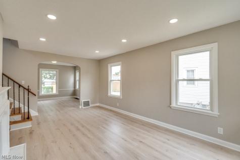 14702 Caldwell Avenue Cleveland OH 44111