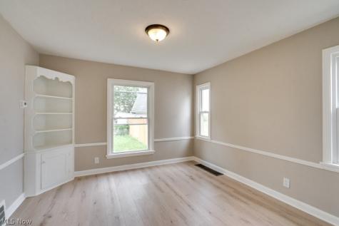 14702 Caldwell Avenue Cleveland OH 44111