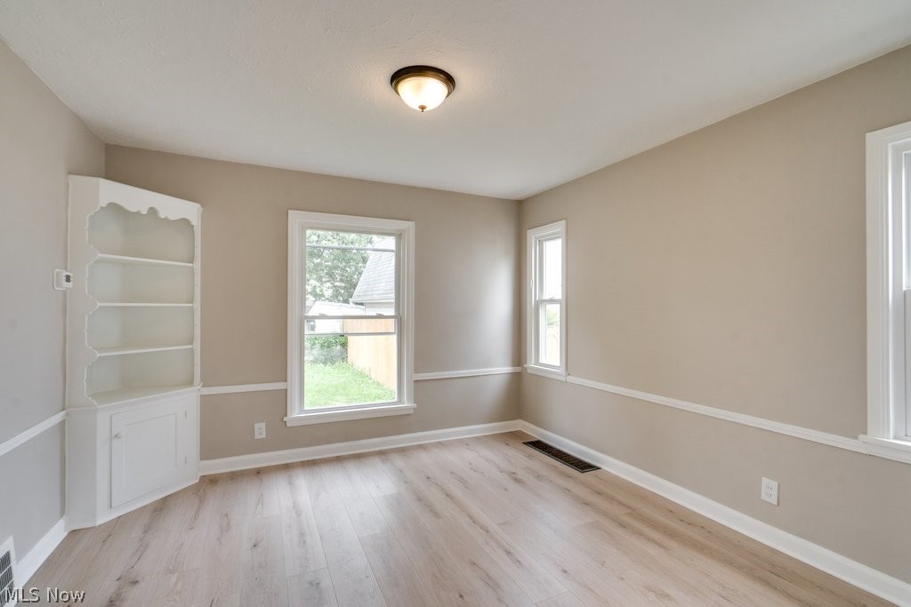 14702 Caldwell Avenue Cleveland OH 44111