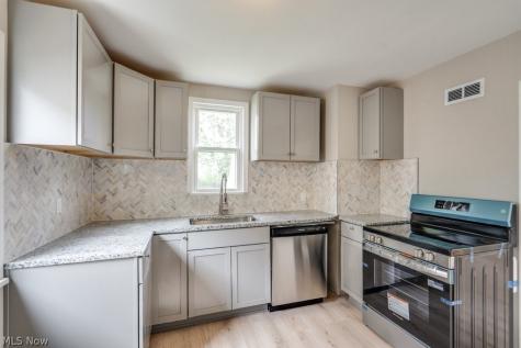 14702 Caldwell Avenue Cleveland OH 44111
