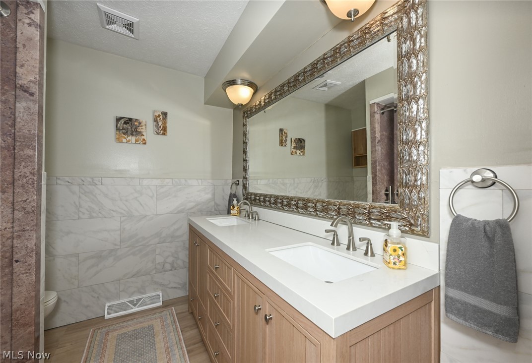 2180 N Revere Road Akron OH 44333