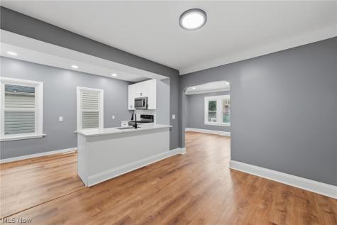 6003 Ellen Avenue Cleveland OH 44102