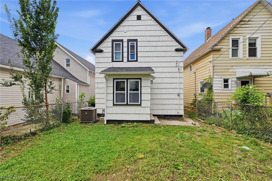 6003 Ellen Avenue Cleveland OH 44102