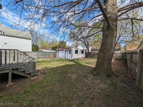 18707 Shawnee Avenue Cleveland OH 44119