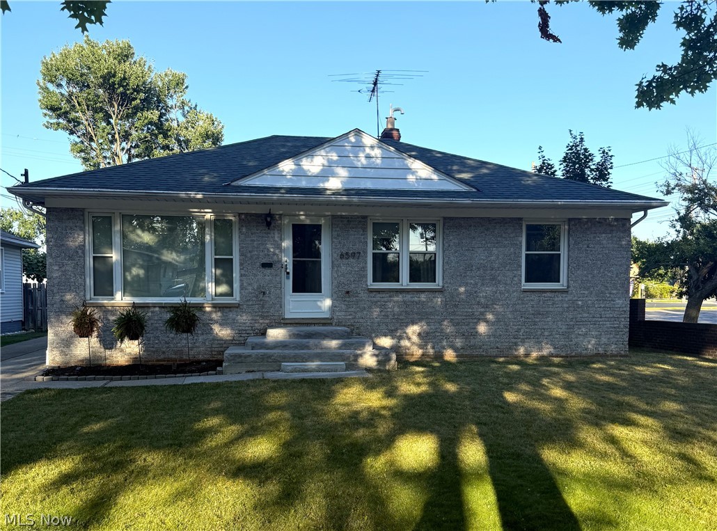 6597 Mandalay Drive Parma Heights OH 44130