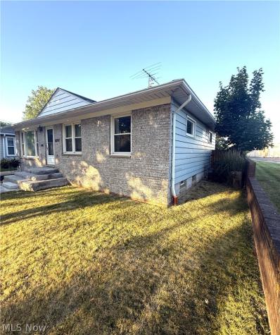 6597 Mandalay Drive Parma Heights OH 44130