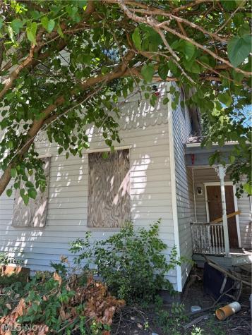 1929 W 57th Street Cleveland OH 44102