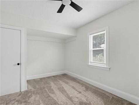 12407 Farringdon Avenue Cleveland OH 44105