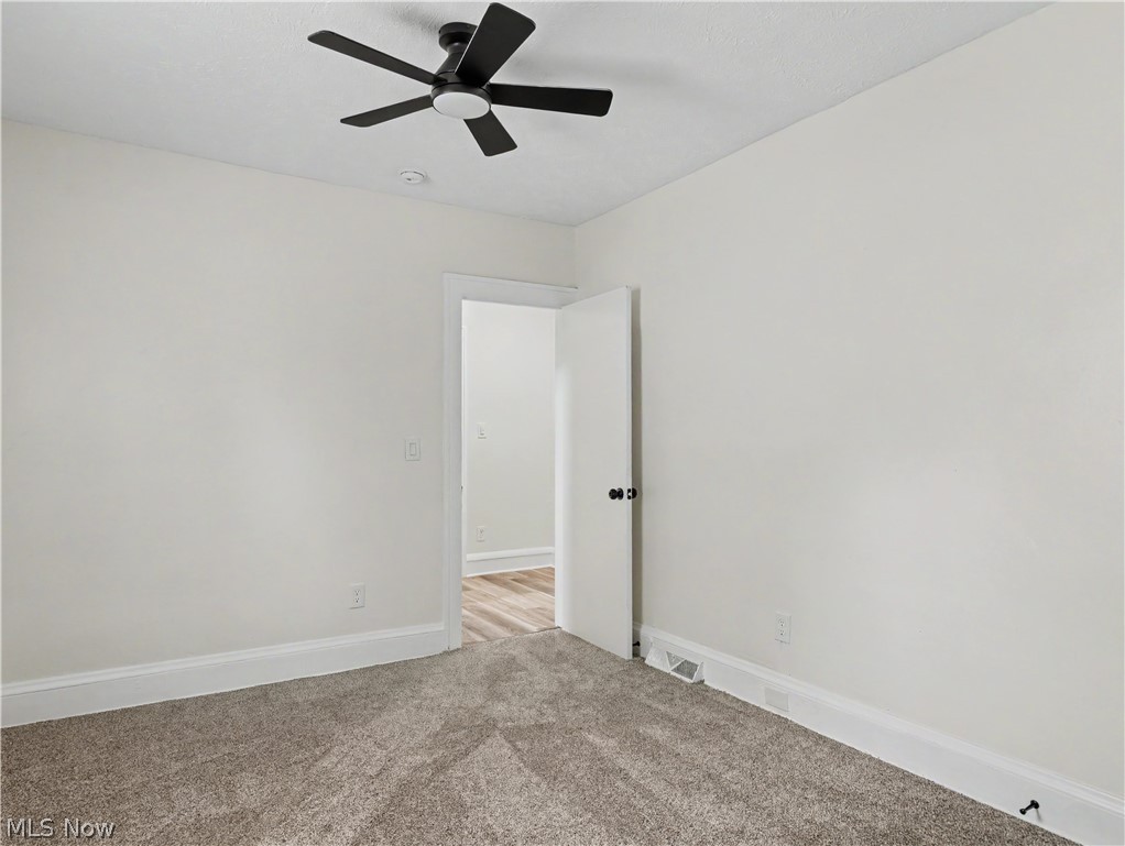 12407 Farringdon Avenue Cleveland OH 44105