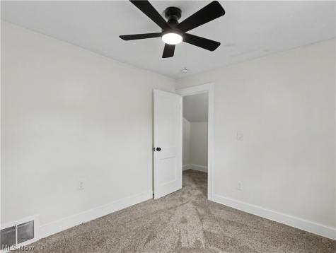 12407 Farringdon Avenue Cleveland OH 44105