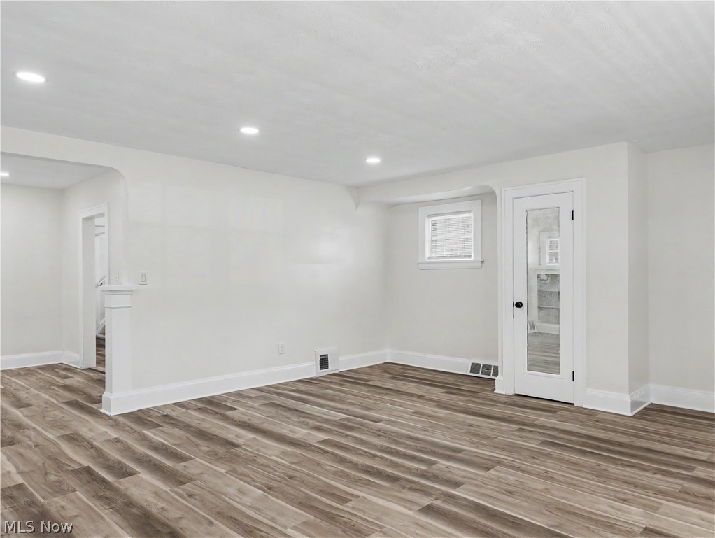 12407 Farringdon Avenue Cleveland OH 44105