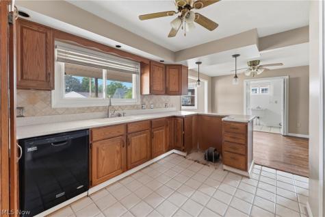 215 Harter Avenue NW Canton OH 44708