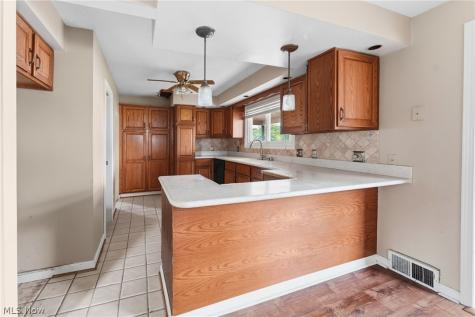 215 Harter Avenue NW Canton OH 44708