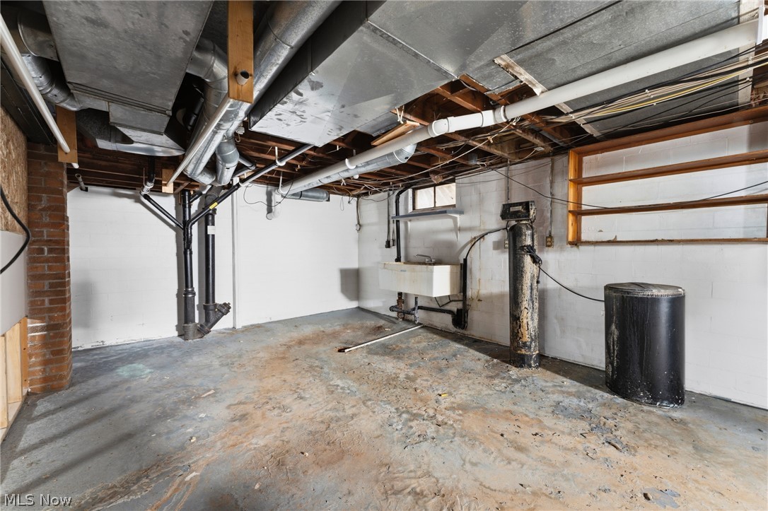 215 Harter Avenue NW Canton OH 44708