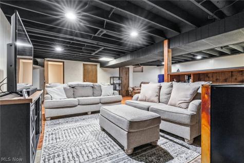 5570 Foxford Street SW Canton OH 44706
