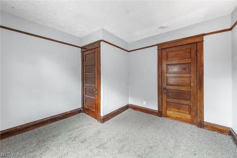 1584 E 94th Street Cleveland OH 44106