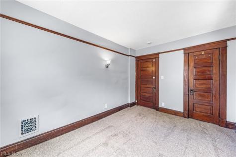 1584 E 94th Street Cleveland OH 44106