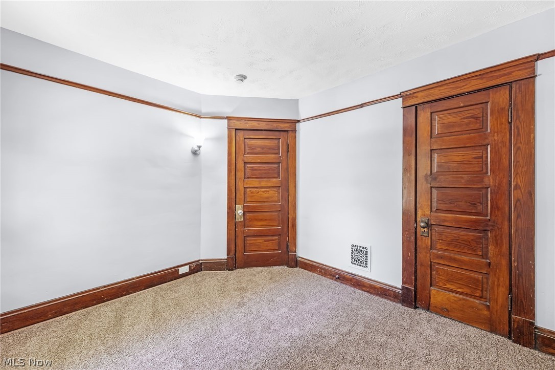 1584 E 94th Street Cleveland OH 44106