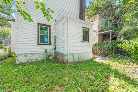 1584 E 94th Street Cleveland OH 44106
