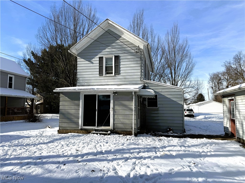 131 8th Street SW New Philadelphia OH 44663