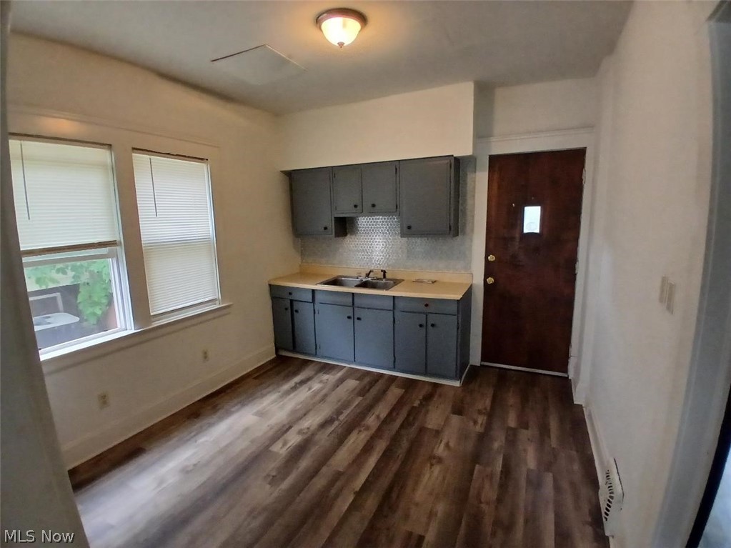 3703 Dawning Avenue Cleveland OH 44109
