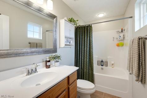 1256 Winter Fern Avenue Akron OH 44312