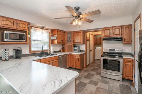 1631 Horizon Drive Louisville OH 44641