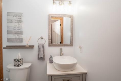 1631 Horizon Drive Louisville OH 44641