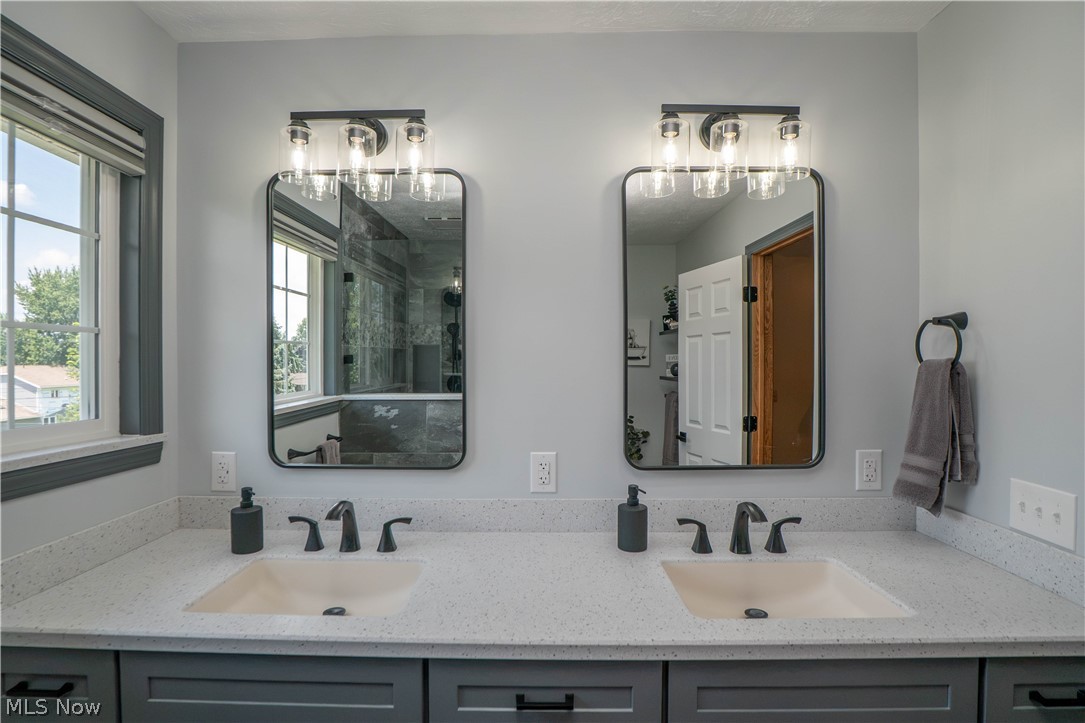 1631 Horizon Drive Louisville OH 44641