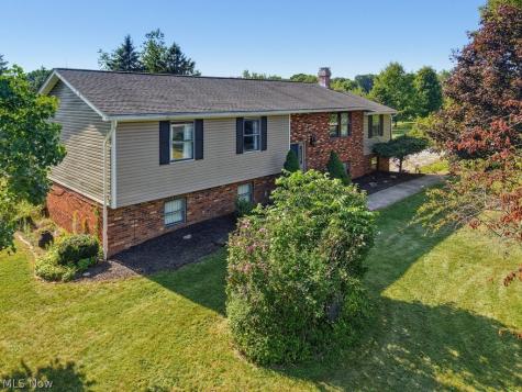 2190 Waterbury Drive Uniontown OH 44685