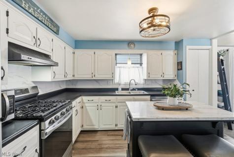 2190 Waterbury Drive Uniontown OH 44685