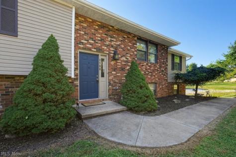 2190 Waterbury Drive Uniontown OH 44685