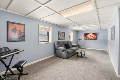 2190 Waterbury Drive Uniontown OH 44685